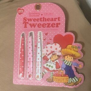Strawberry Shortcake Sweetheart Tweezer Set — Pink